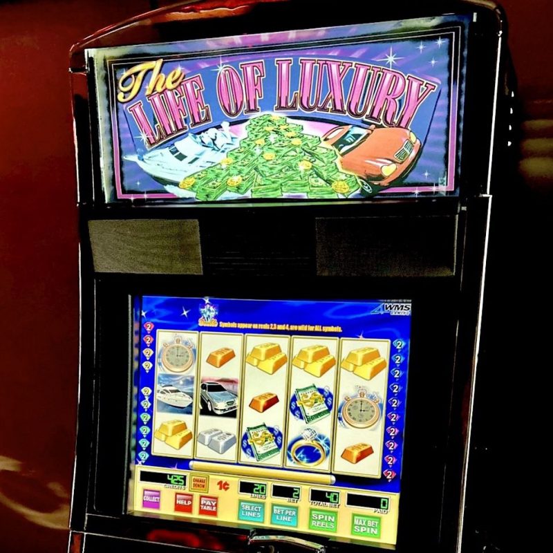 life luxury slot machine